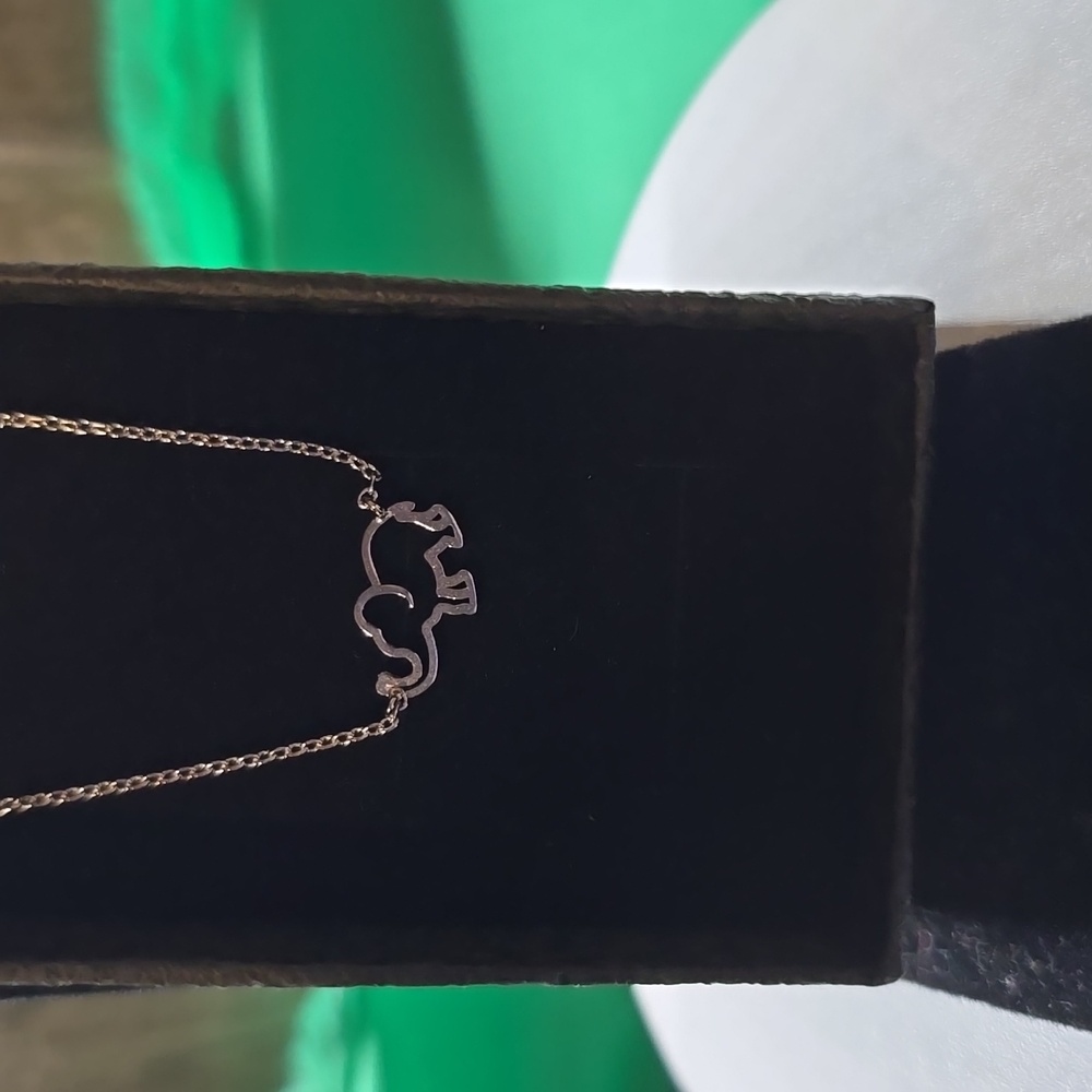 NWOT Must Have Elephant Silvertone Charm Necklace